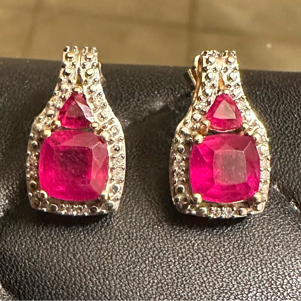 10k gold ruby and diamonds earrings
